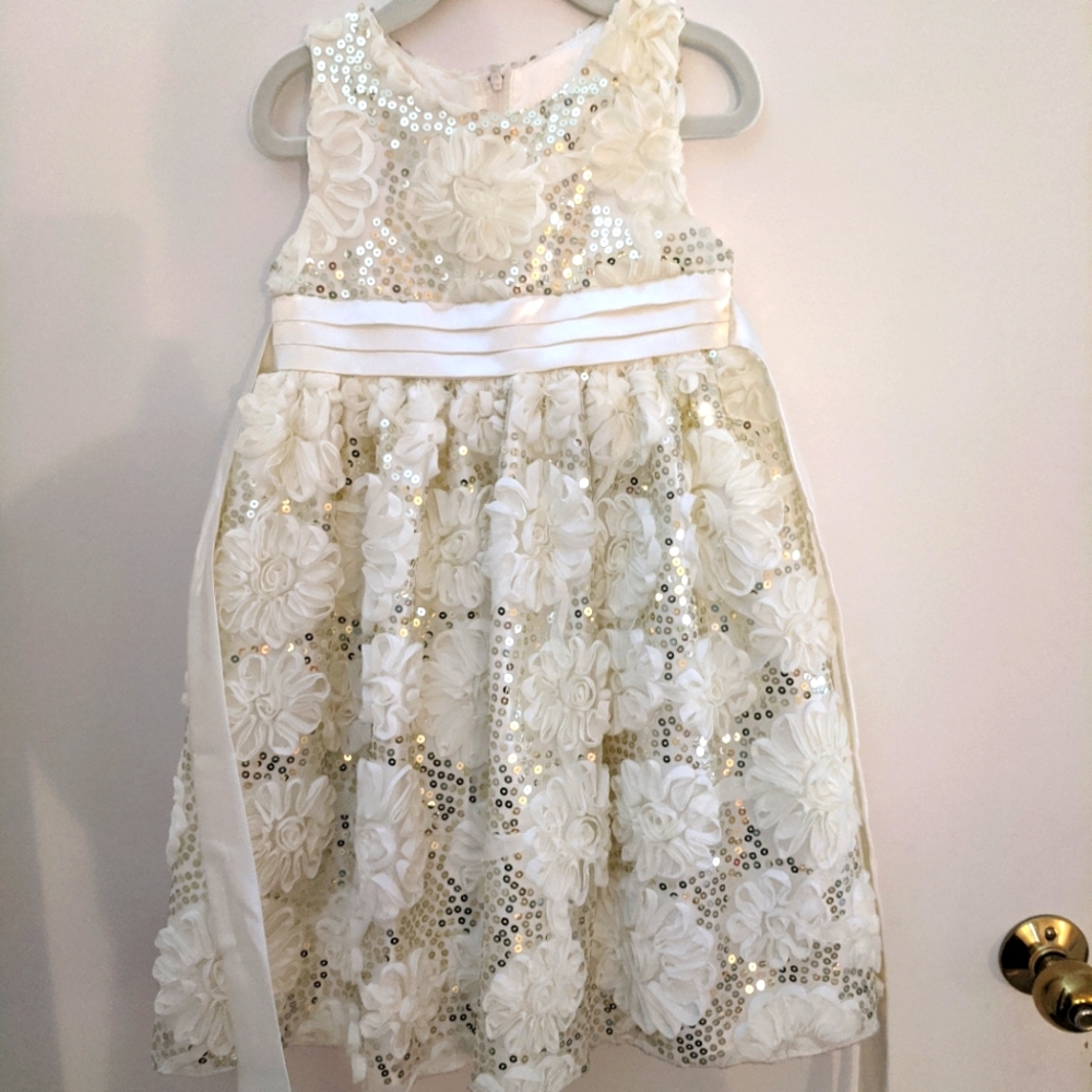 Girls dress size 4